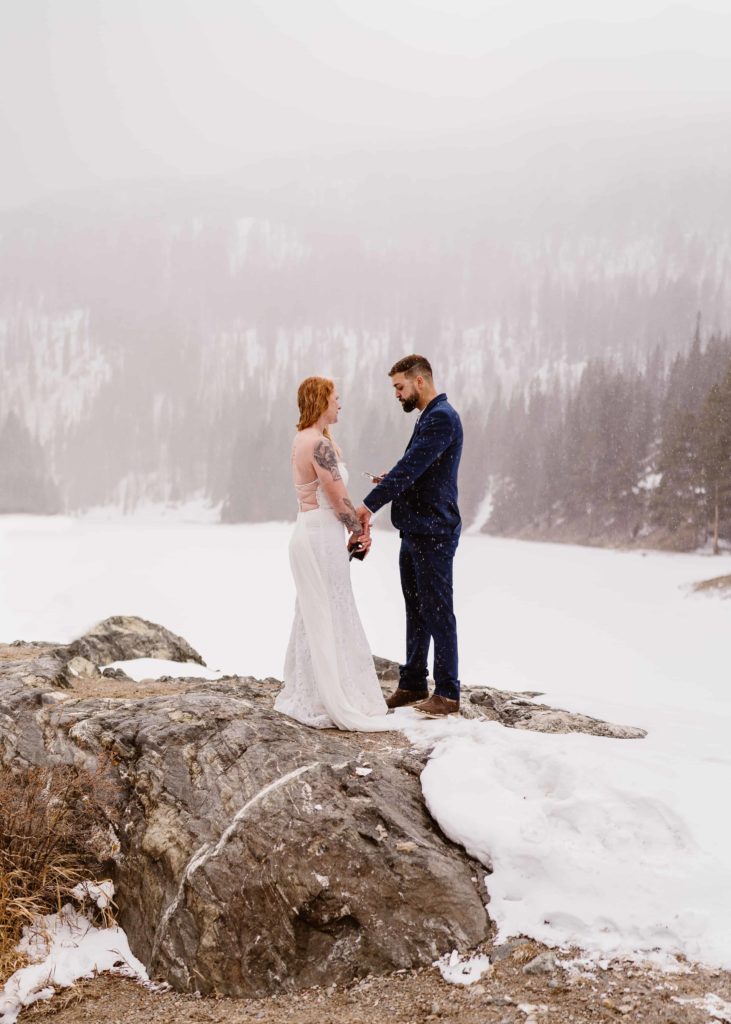 Couple exchanges vows during their Breckenridge, Colorado elopement