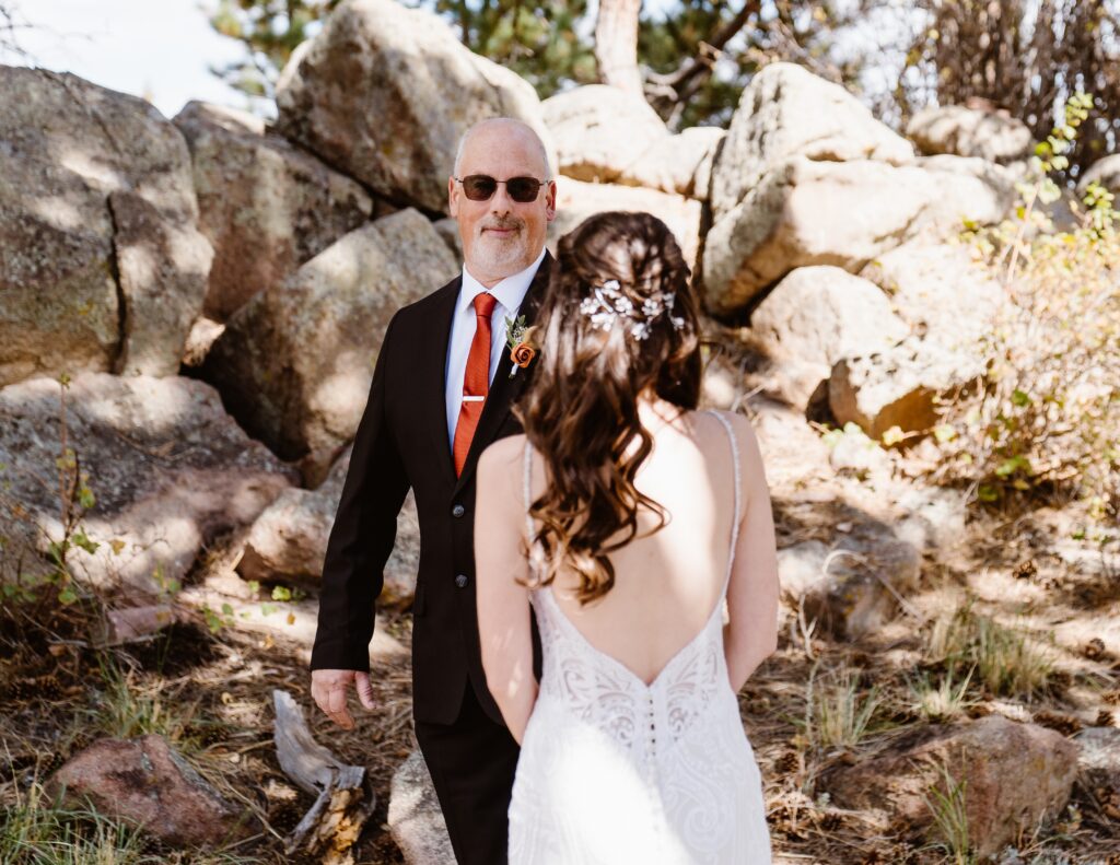 Bride has a first look with her dad